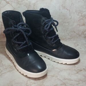 Sorel Black Leather Shaft Suede Lace Up Fleece Lined Women's Boots Size 9